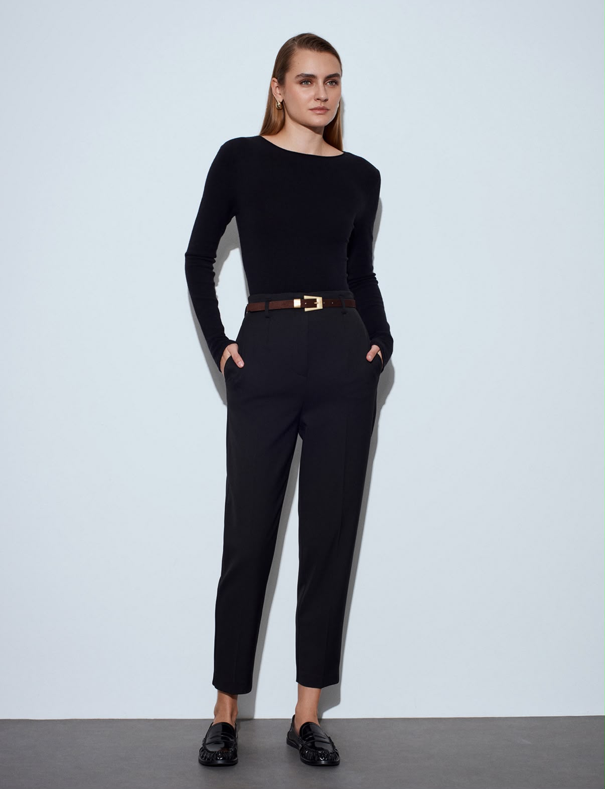 127f0bf4-1b90-4560-94cc-b3179d3f5afc Mom Fit Trousers with velvet belt - Image 1