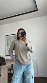 Stone Embellished Basic Blouse - Image 2