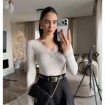 Vneck Lace details Top